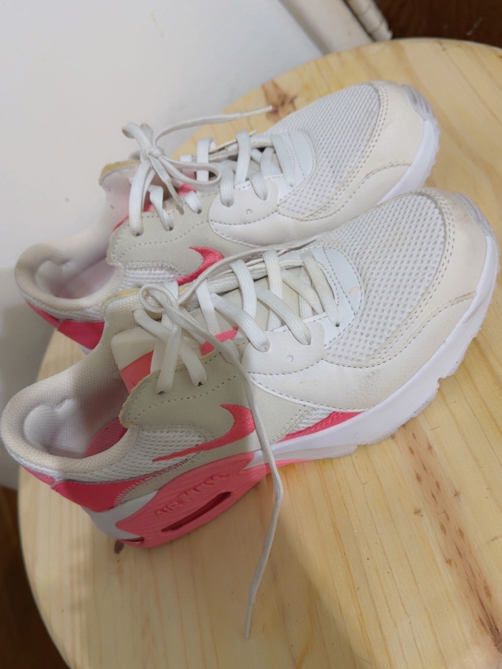 USED Nike Women Pink and White Air Max 90 Sneaker Shoes - Size 7